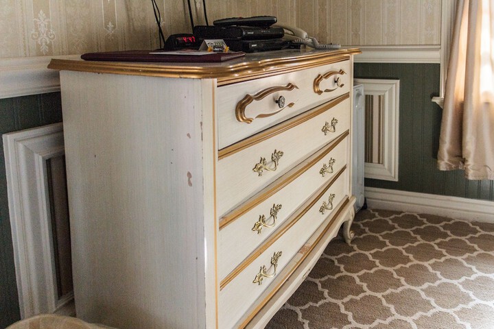 Room 105 of 223