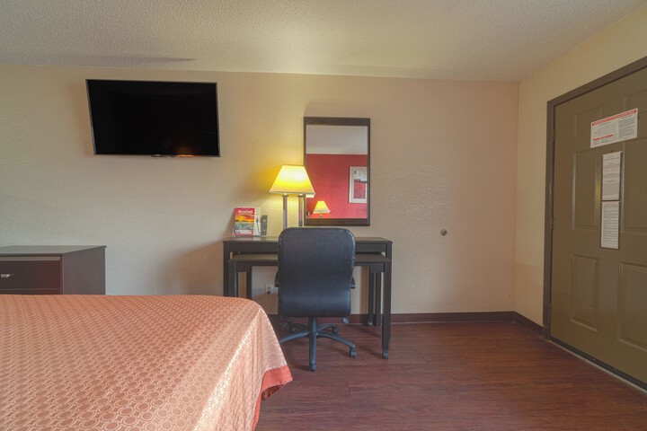 Regency Inn & Suites by OYO Bay City TX
