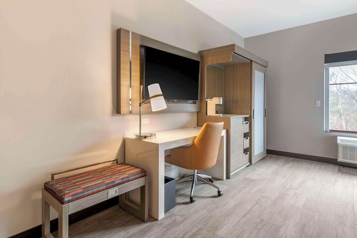 Room 32 of 101