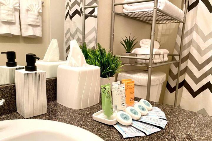 Spacious & comfy home in ultra-convenient location 2025 Traveller Award Winner