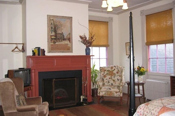 Room 13 of 79