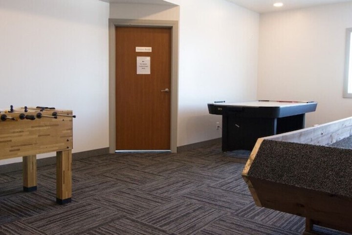 Roadhouse 52 Inn & Suites