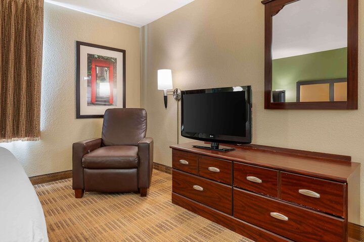 Room 7 of 23