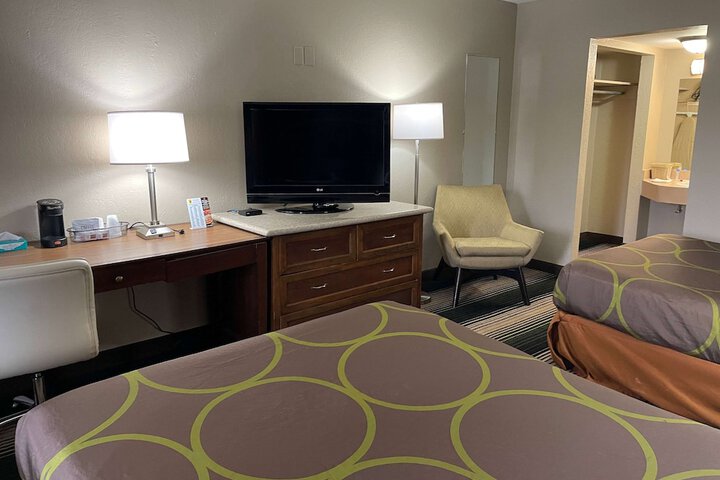 Room 36 of 62