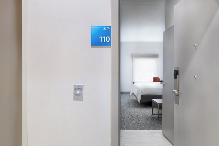 Holiday Inn Express Atlanta West - Theme Park Area by IHG