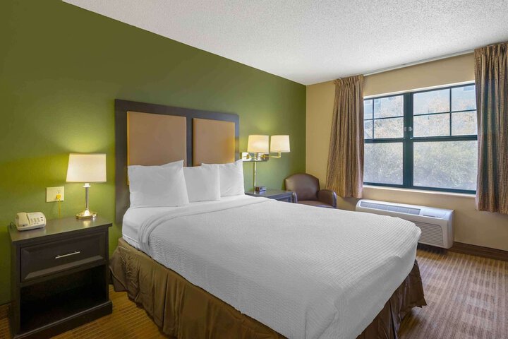 Room 18 of 29