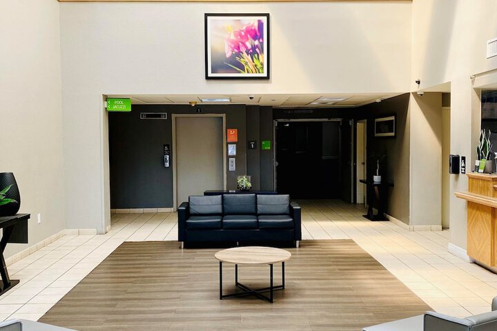Hotel Interior 10 of 37