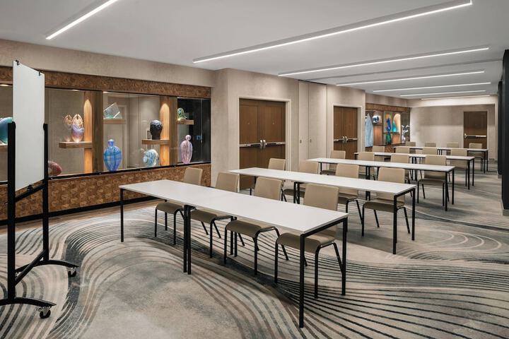 Glass Light Hotel & Gallery Autograph Collection