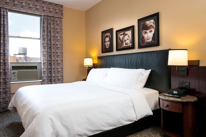 Room 10 of 37