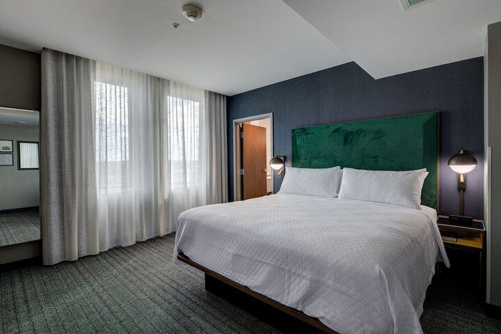 Threefoot Hotel Meridian, a Tribute Portfolio Hotel