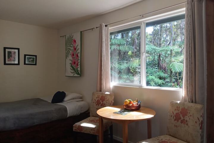 Aloha Crater Lodge