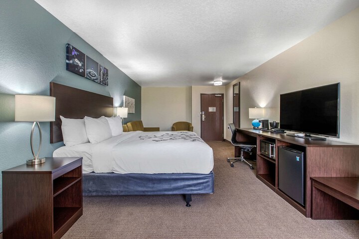 Room 12 of 52