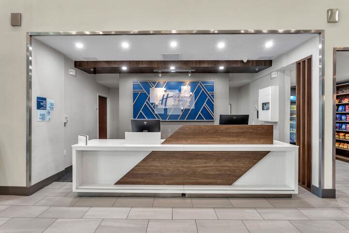 Hotel 4 of 71