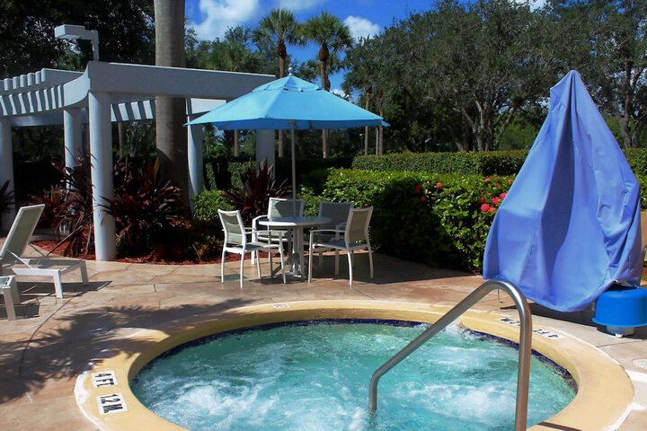 Hilton Boca Raton Suites