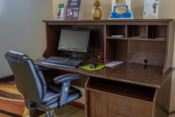 Business Center 70 of 70