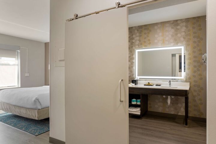 Room 28 of 41
