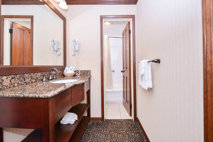 Best Western Edgewater Resort