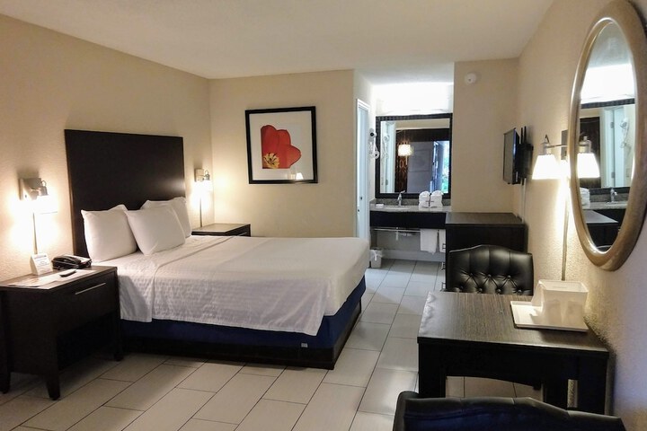 Room 28 of 36