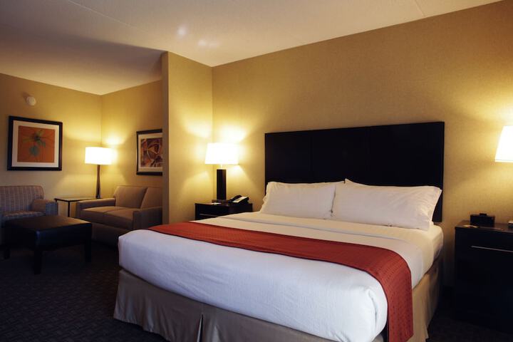 Room 32 of 110