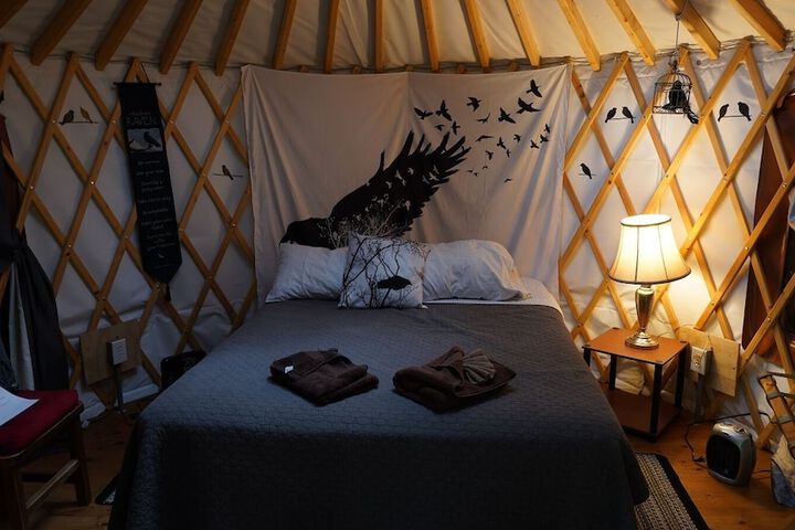 Nauti Otter Inn and Yurt Village