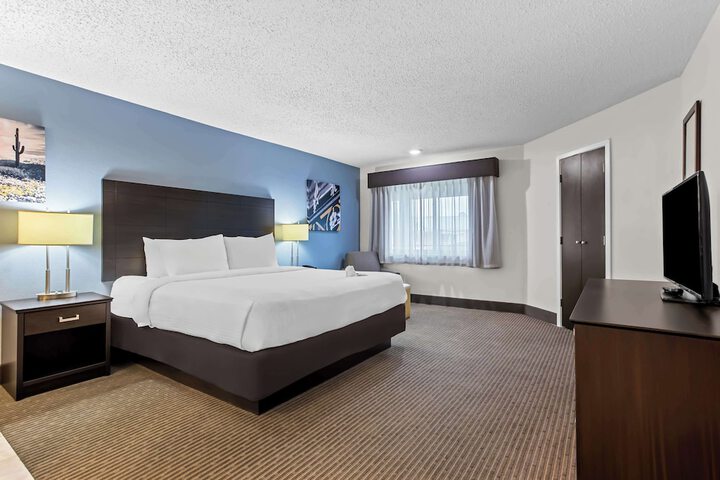 Room 16 of 71