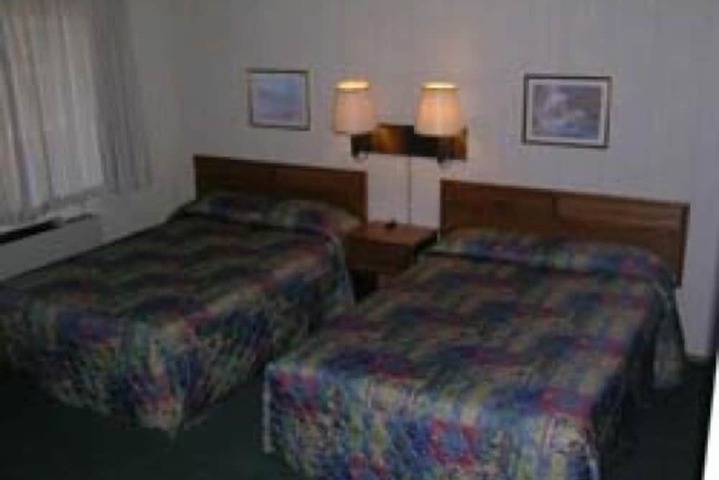 Room 32 of 43