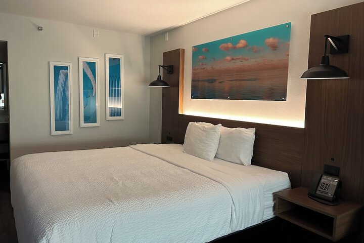 Room 26 of 38