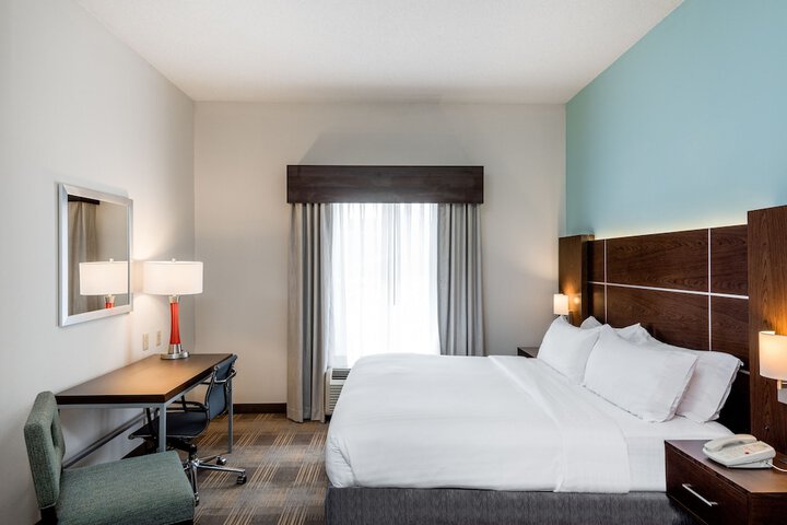 Holiday Inn Express & Suites Grenada by IHG