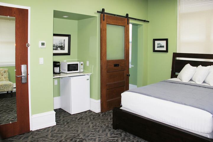 Room 204 of 223