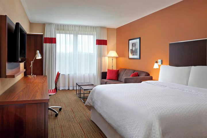 Room 8 of 18