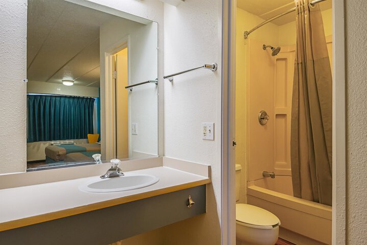 Room 16 of 47