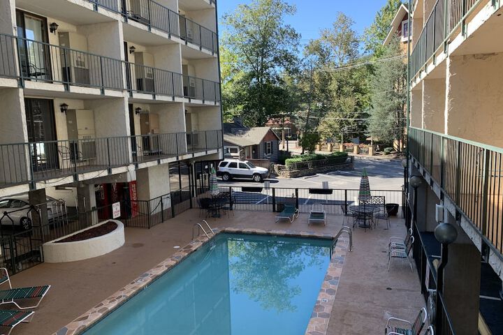 Pool 2 of 165