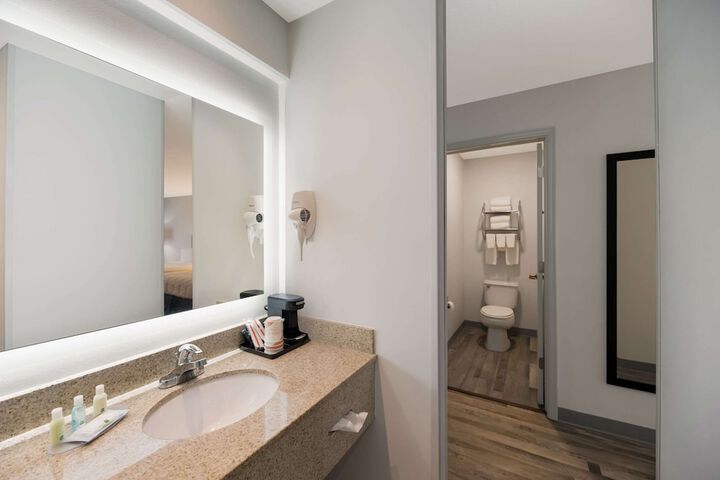 Quality Inn & Suites Artesia