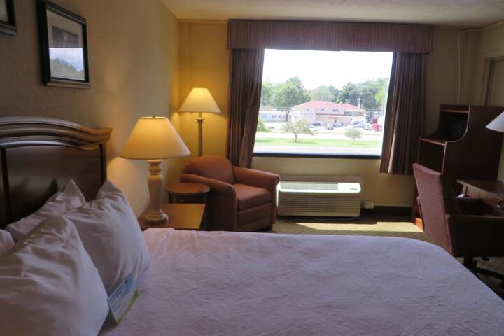 Room 28 of 44