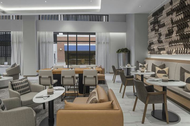 Breakfast/Coffee Service 35 of 45