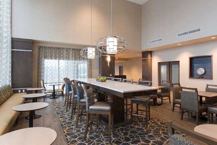 Hampton Inn & Suites Grand Rapids Downtown