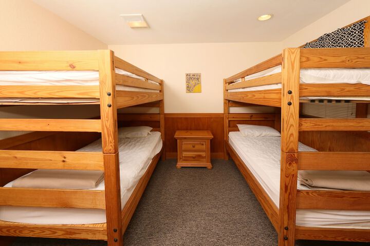 Room 33 of 46