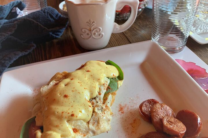 Gold Mountain Manor Bed and Breakfast