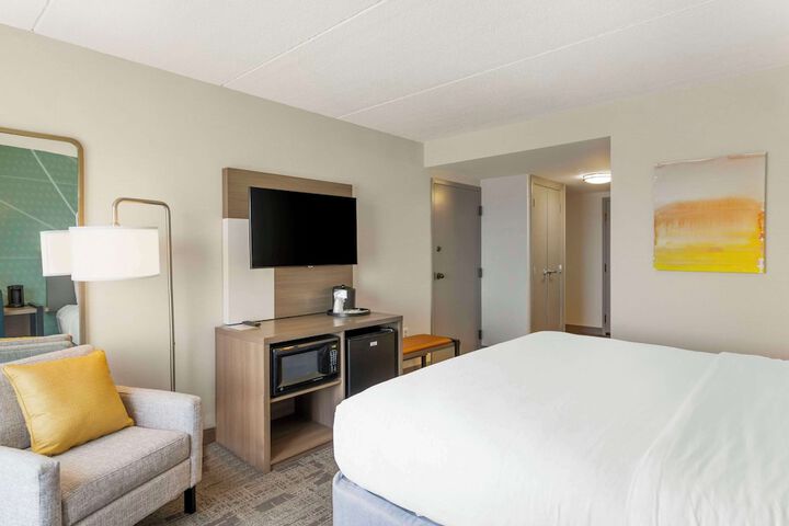 Room 18 of 32