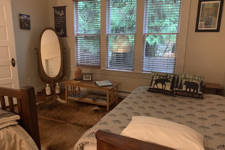 Mountain Meadows Inn