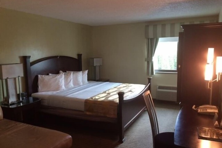 Room 15 of 35