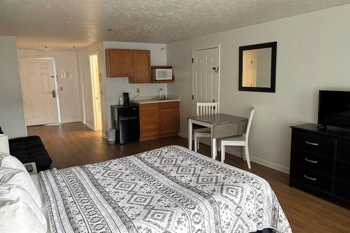 Grand Beach Inn