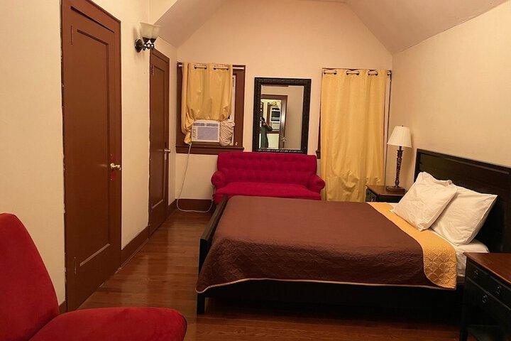 Room 29 of 35