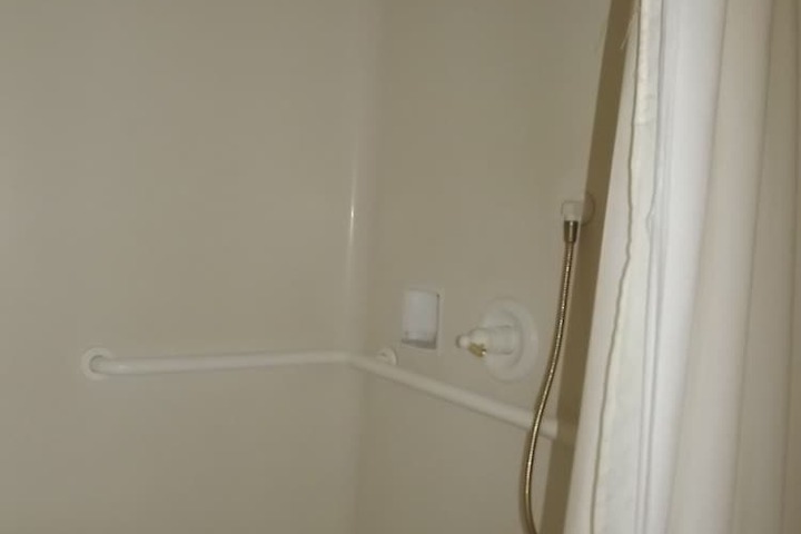 Room 25 of 74