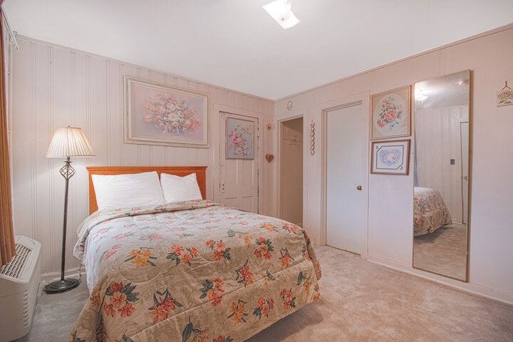 Room 32 of 50