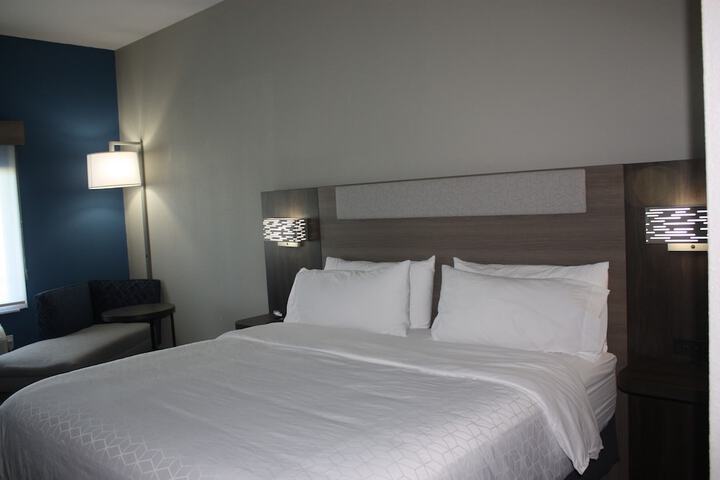 Holiday Inn Express Hotel & Suites Shamrock North by IHG