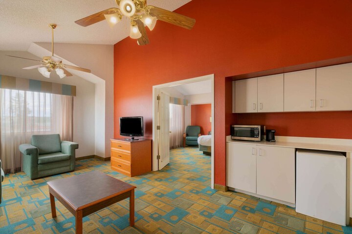 Room 34 of 41