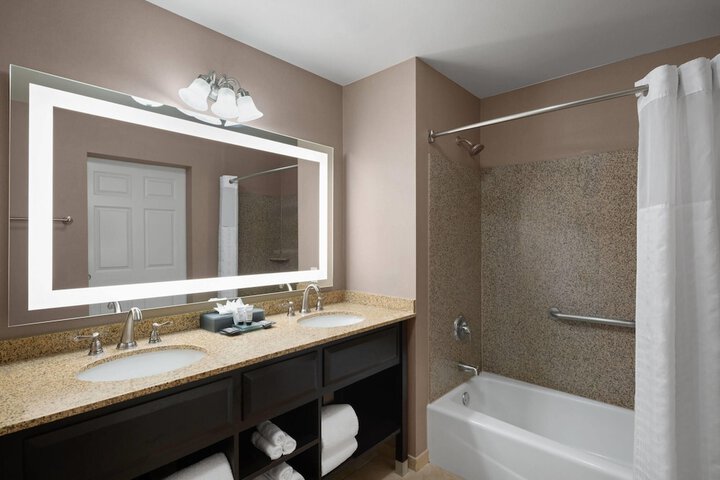 La Quinta Inn & Suites by Wyndham Paso Robles