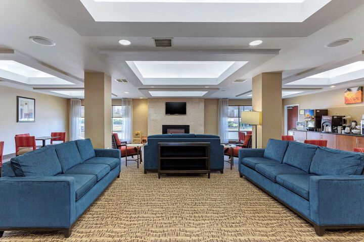 Hotel Interior 7 of 31