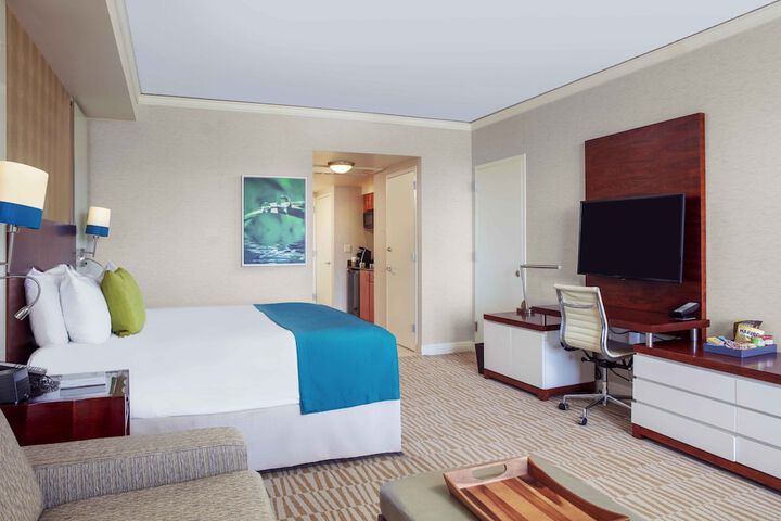 Trump International Beach Resort